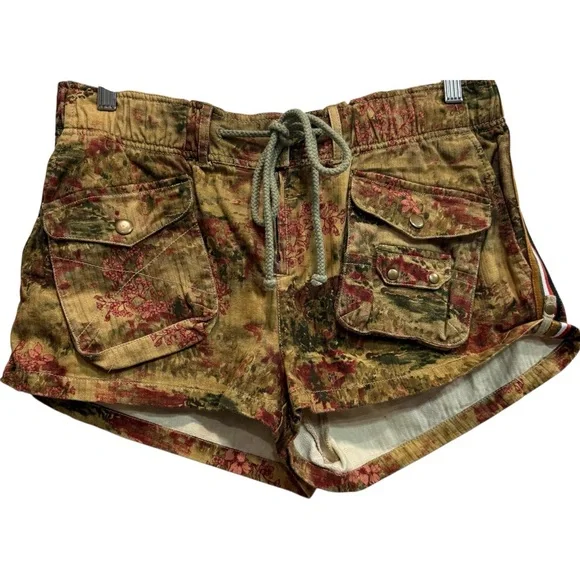 New Free People Printed Waimea Slouchy Shorts in Floral Earth Combo Medium - Picture 4 of 8